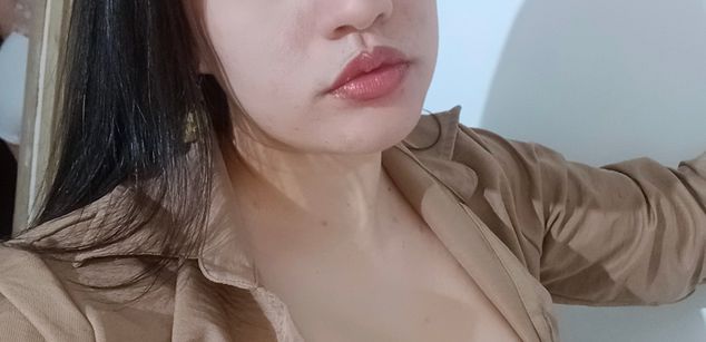 Model - Carmen Carmesi squirt