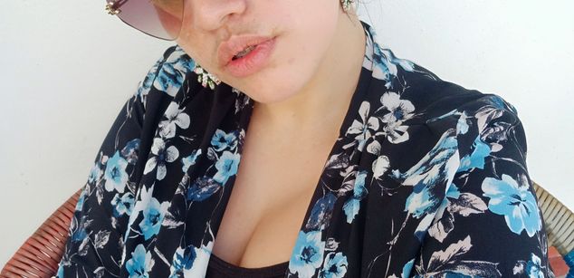 Model - Carmen Carmesi squirt