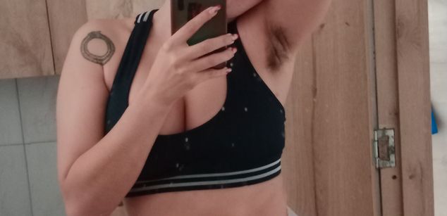 Model - Carmen Carmesi squirt