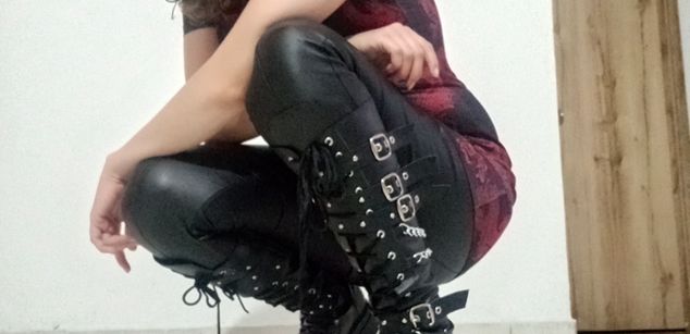 Model - Carmen Carmesi squirt