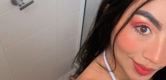 Model - Abby Gray latina