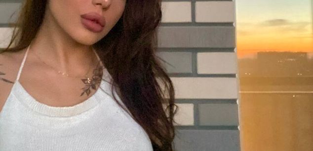 Model - Milana natural