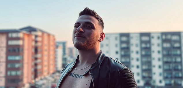 Model - ntattoo CashMaster