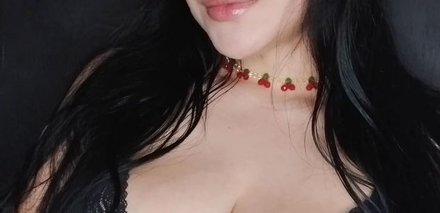 Model - Mia Saenz squirt