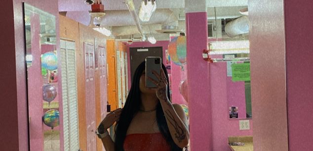 Model - Kiras Kunt findom