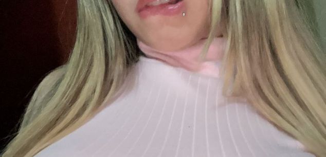 Model - Luna Extrada mature