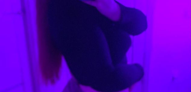 Model - Alisia Cherrey play