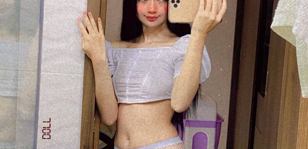 Model - Ms.Pickles squirt