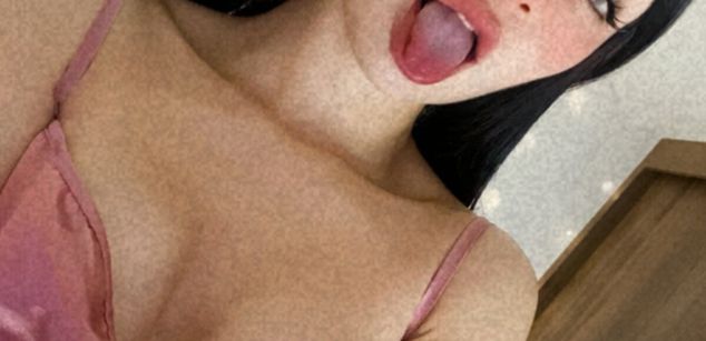 Model - Ms.Pickles squirt