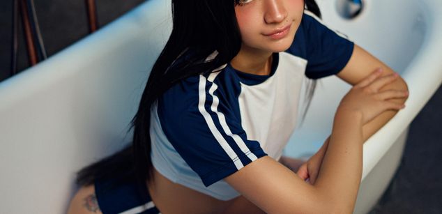 Model - Ms.Pickles squirt