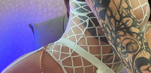 Model - NaomiLisss slim