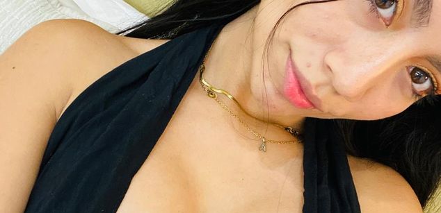 Model - Abby Gray latina