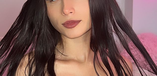 Model - Artmia Joy young