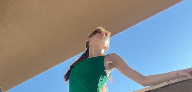 Model - Angel Foxy brunette