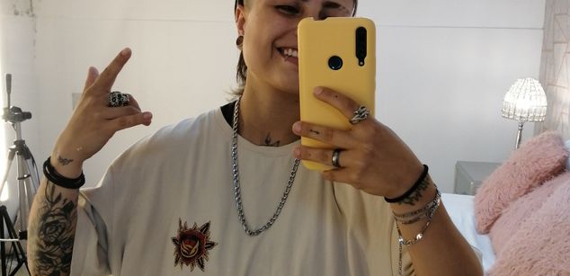 Model - Nicolai masturbation