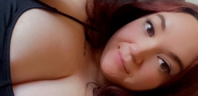 Model - HeyItsLiz masturbation