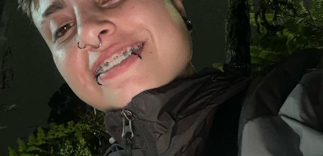 Model - Nicolai masturbation