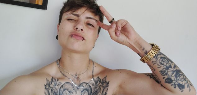 Model - Nicolai masturbation