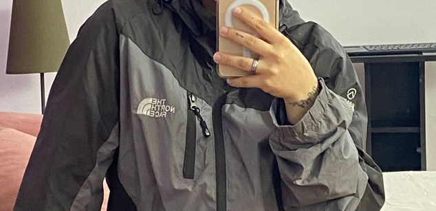 Model - Nicolai masturbation