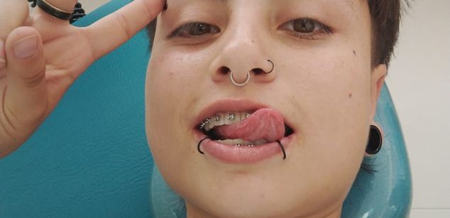 Model - Nicolai masturbation