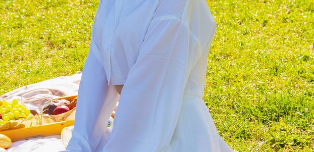 Model - CamillaLaws smoking