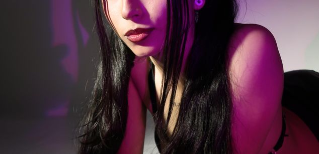 Model - Mia OF artmiajoy young