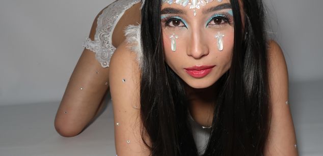 Model - Artmia Joy young