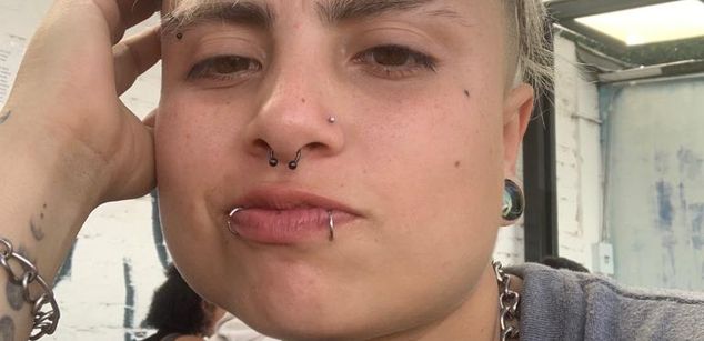 Model - Nicolai masturbation