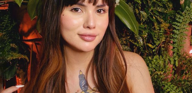 Model - SaraVipper sloppy