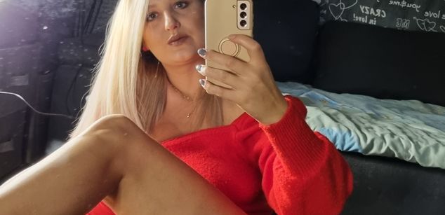 Model - MayaTrainor joi