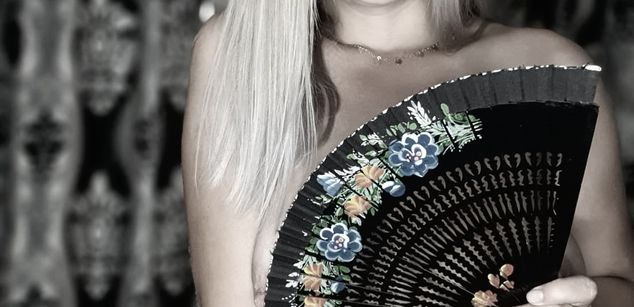 Model - MayaTrainor joi