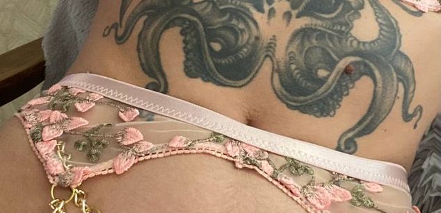 Model - NaomiLisss slim