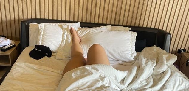 Model - Sophie Brown masturbacion