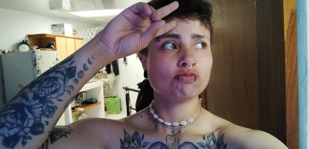 Model - Nicolai masturbation