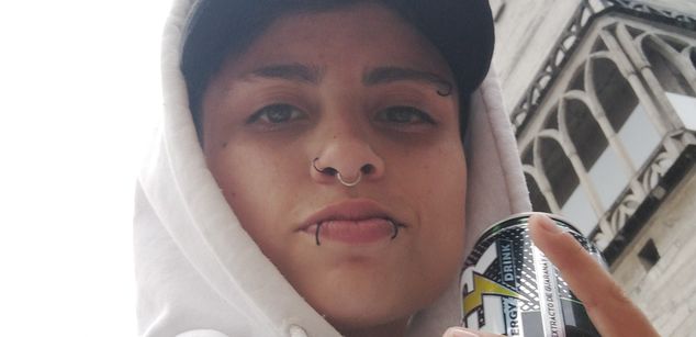 Model - Nicolai masturbation