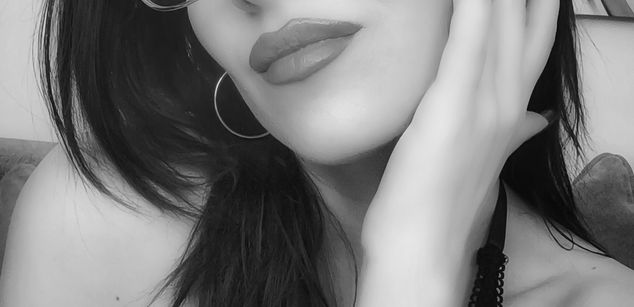 Model - Entitled Bitch joi