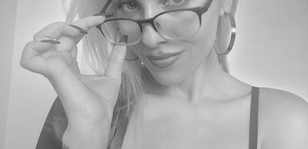 Model - Entitled Bitch joi