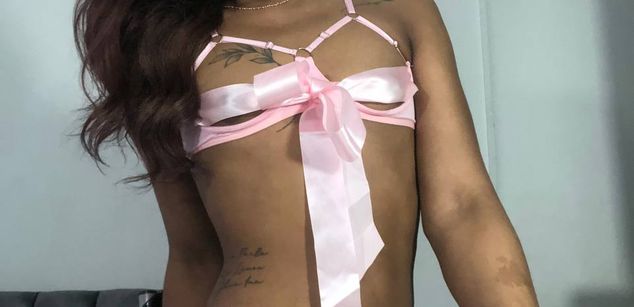 Model - Kimberly Moon bottom