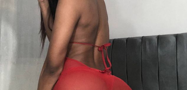 Model - Kimberly Moon bottom