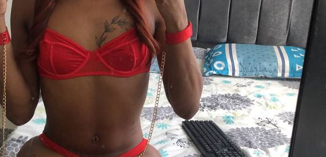 Model - Kimberly Moon bottom