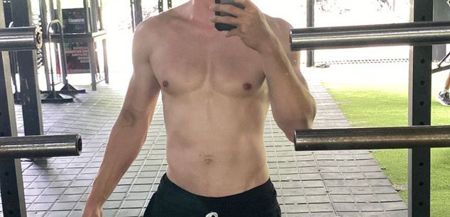 Model - Demitrius77 l