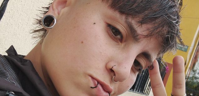 Model - Nicolai masturbation