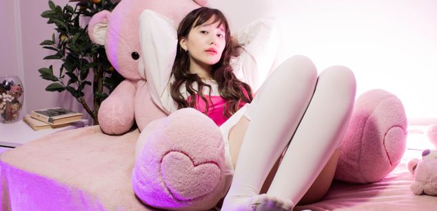 Model - Esti Rin slave