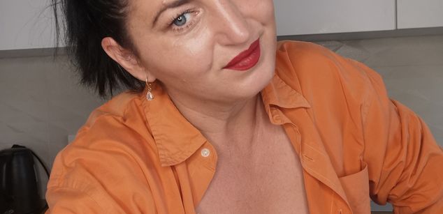 Model - Angela White bigboobs