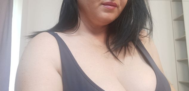 Model - Angela White bigboobs