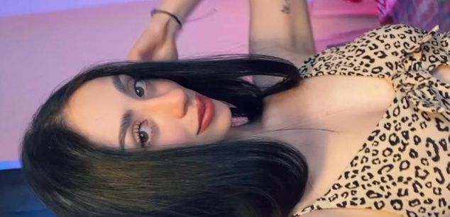 Model - Anthonela squirt