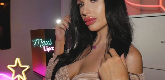 Model - Maxi Lipz findom