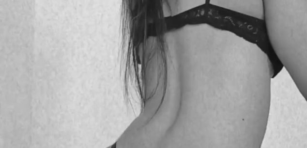 Model - Morocha Tropical brunette