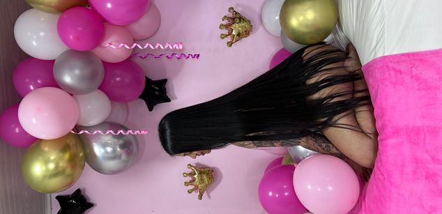 Model - Karolinee shy