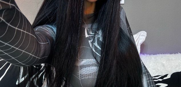 Model - kimberry brunette